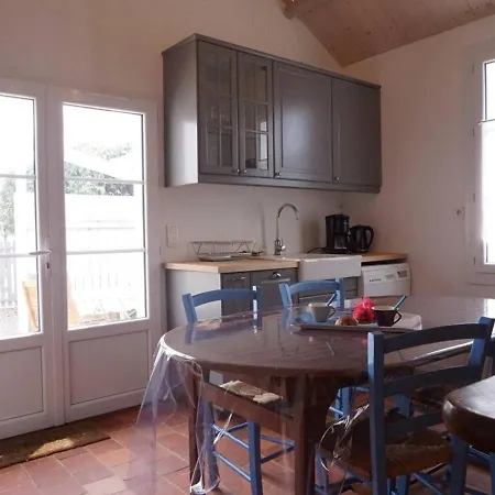 Casa de Férias Maison De Plain-pied Avec Cour, Proche Et Commerces - 4 Couchages, - Fr-1-224b-675 Noirmoutier-en-l'Ile