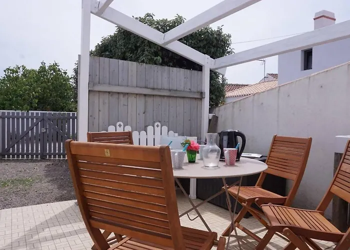 Maison De Plain-pied Avec Cour, Proche Et Commerces - 4 Couchages, - Fr-1-224b-675 * Noirmoutier-en-l'Ile