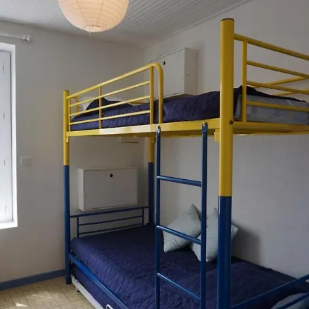 Maison De Plain-pied Avec Cour, Proche Et Commerces - 4 Couchages, - Fr-1-224b-675